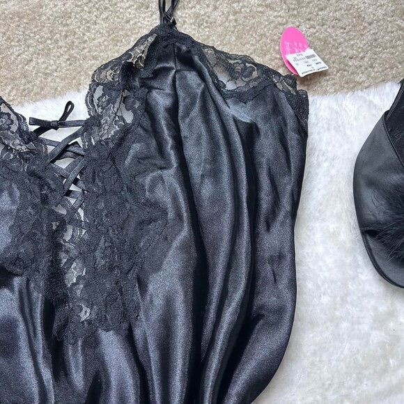 Gorgeous Fredericks of Hollywood slip dress/chemise - Picture 2 of 11